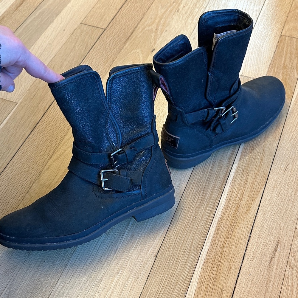 UGG Women's Black Mid-Calf Simmens Black Leather warm Boots with wool